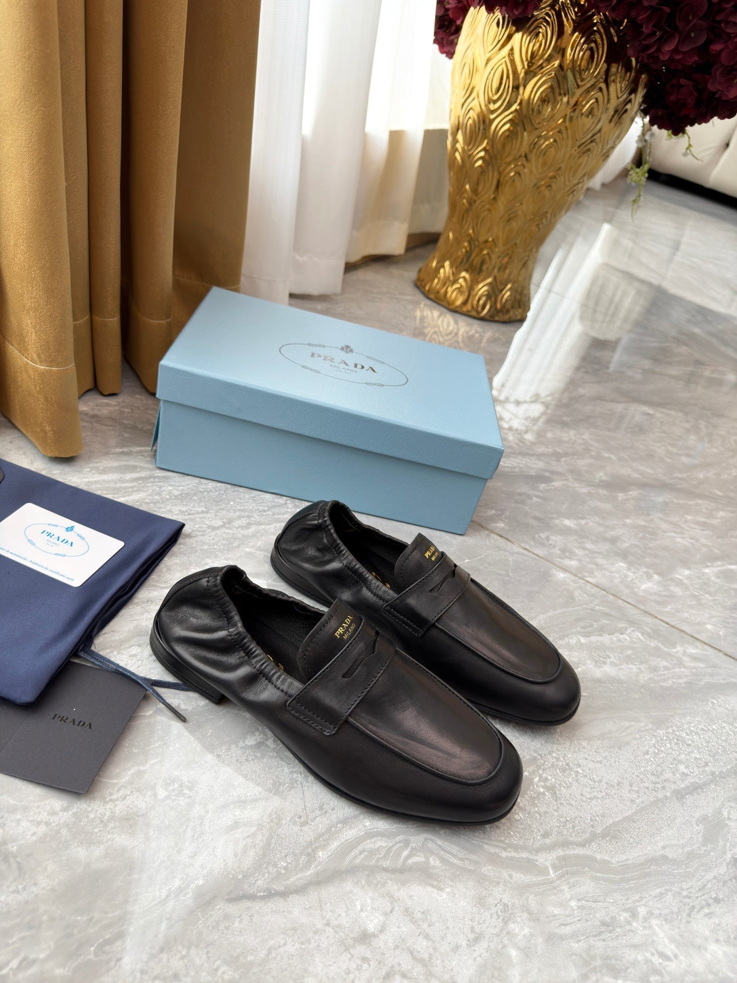 Prada 25SS Casual Elastic Loafers Black Distressed Calfskin 564183