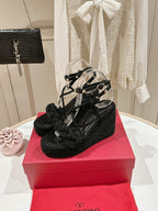 Garavani Rockstud Wedge Sandals 100mm In Black Calfskin And Nylon Rope 829395