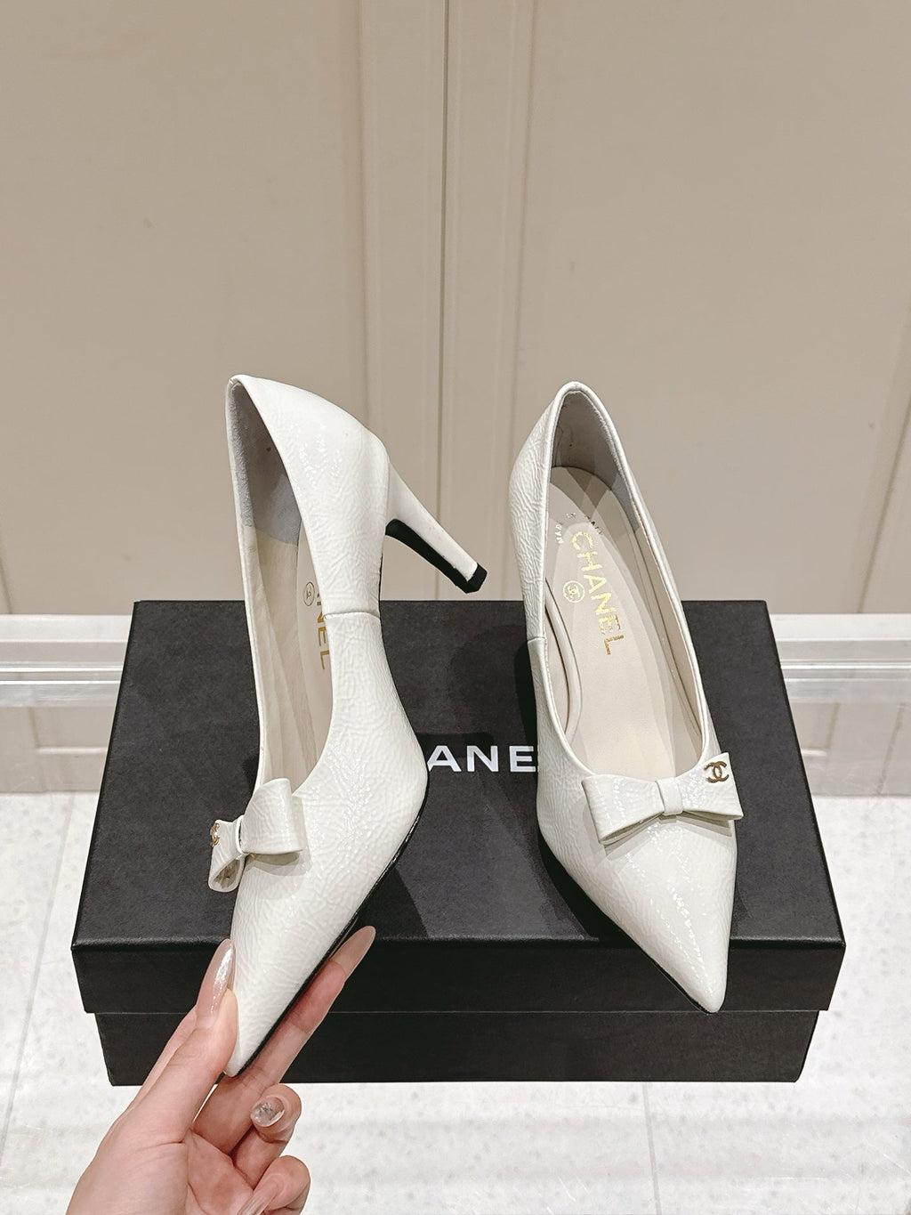 Chanel 25A Heel Pump White Patent Calfskin 393068