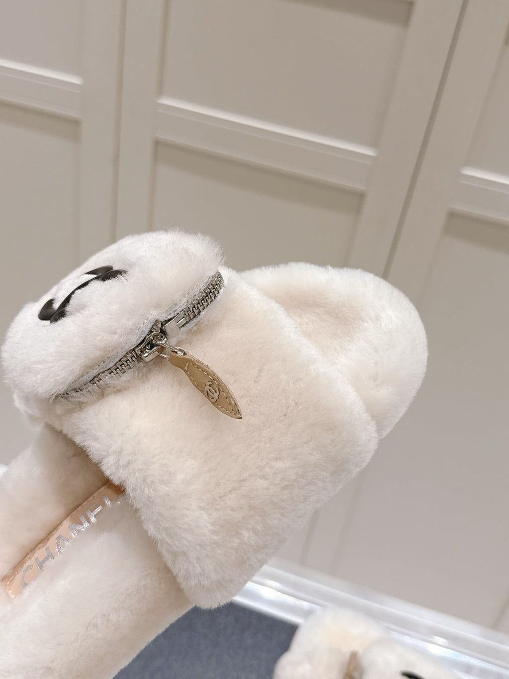 Chanel 25A Early Autumn Slippers Cream Wool 393077