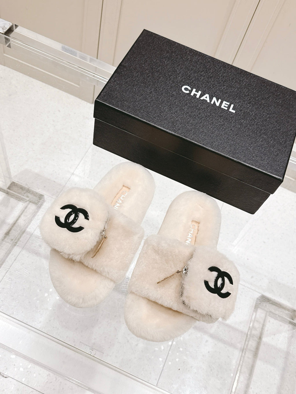 Chanel 25A Early Autumn Slippers Cream Wool 393077