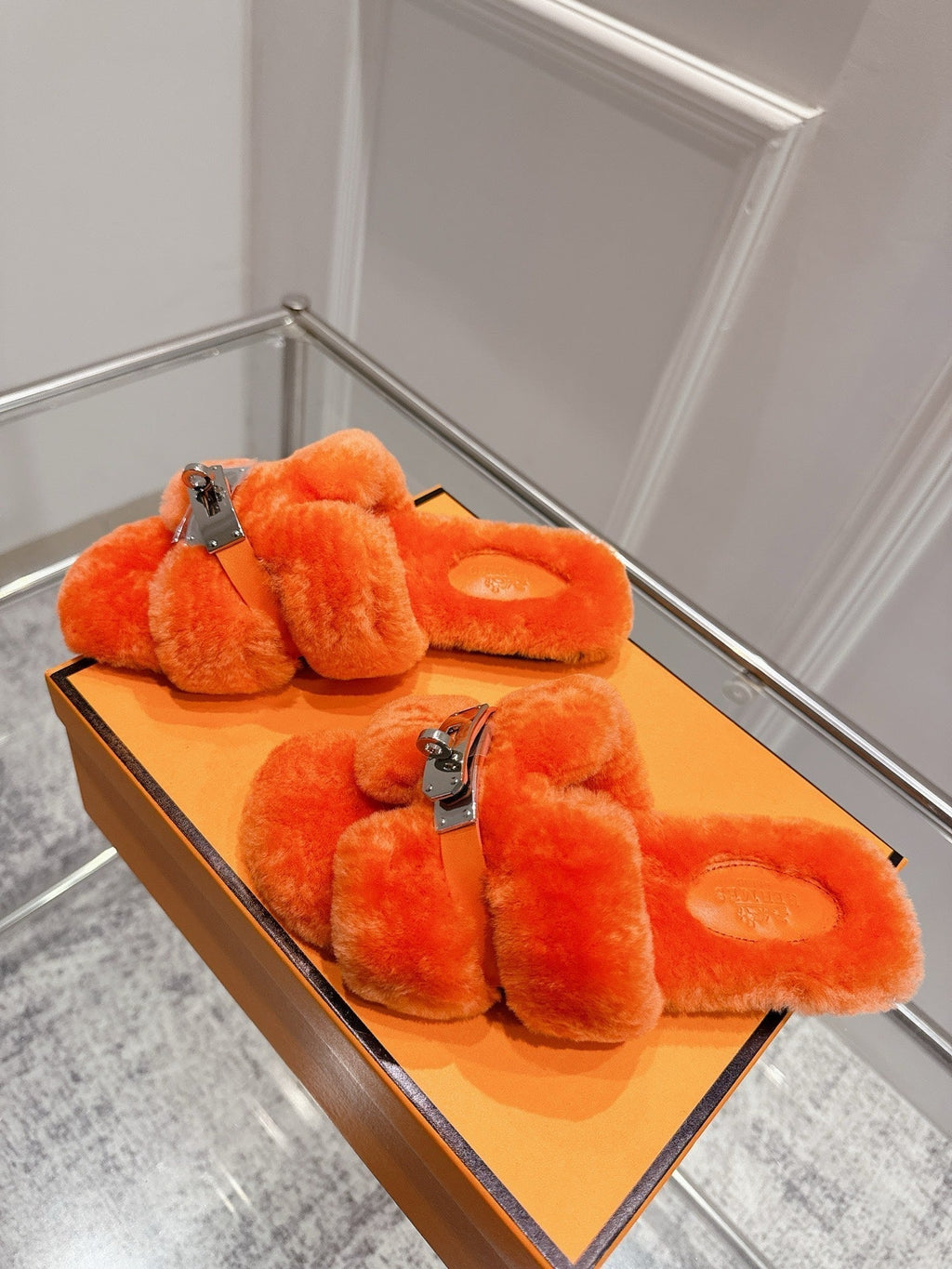 HM Oran slippers sliver buckle orange wool
