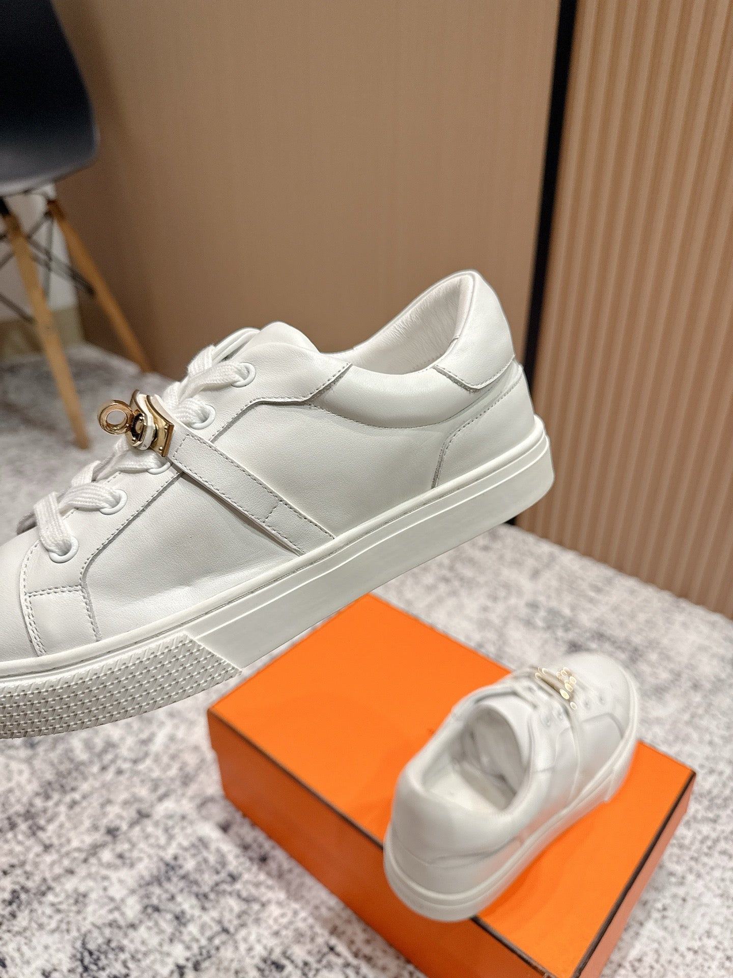 HM Casual Sneakers Gold Buckle White Leather