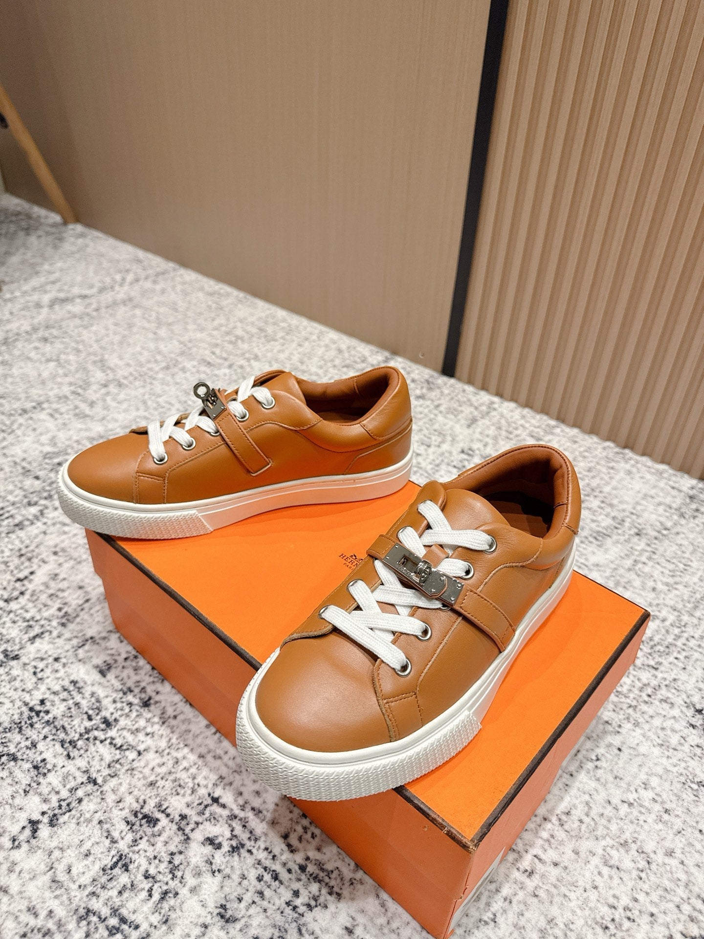 HM Casual Sneakers Sliver Buckle Brown Leather
