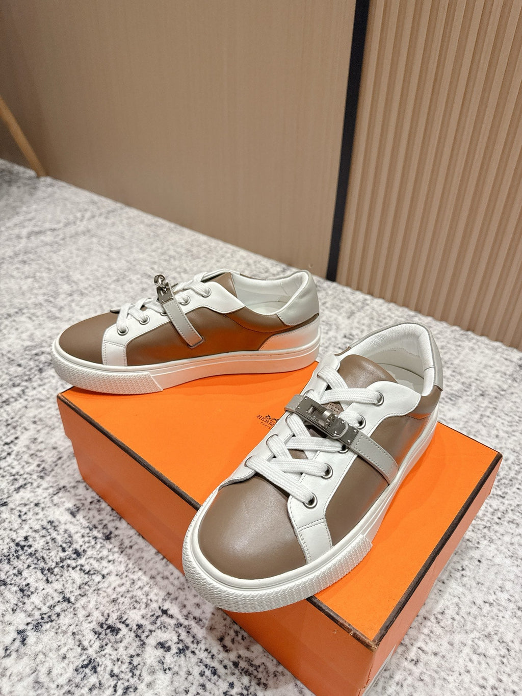 HM Casual Sneakers Black Buckle Taupe Leather