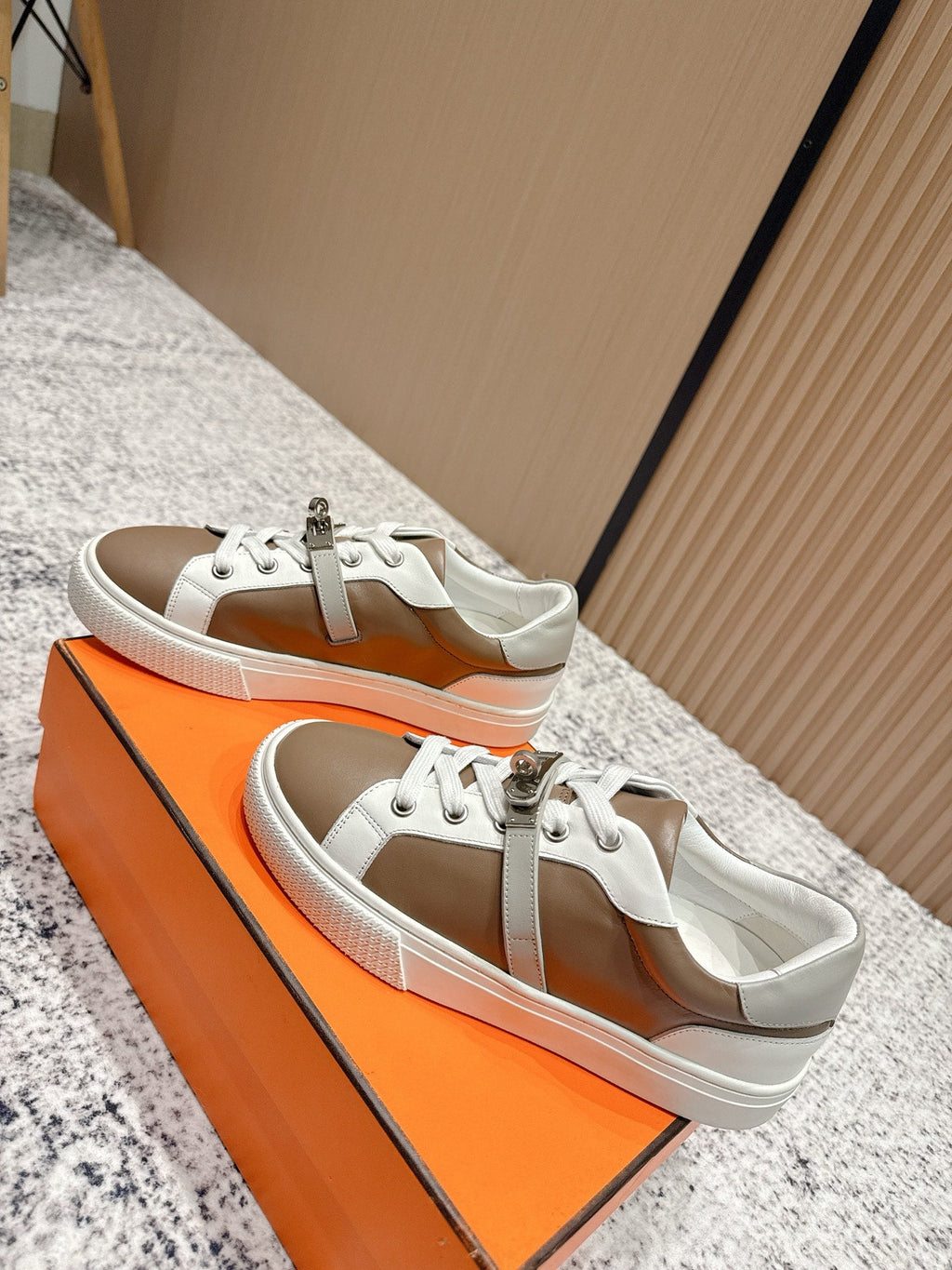 HM Casual Sneakers Black Buckle Taupe Leather