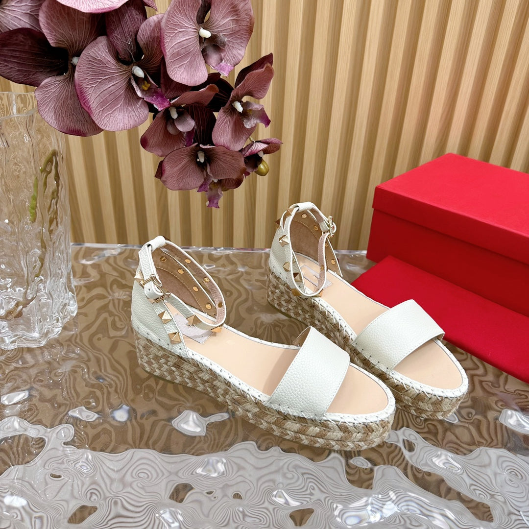 Rockstud Espadrille 45mm White leather sandals