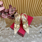 ROCKSTUD  -EFFECT PUMP WITH MATCHING STRAPS AND STUDS 95 MM GOLD CALFSKIN  AND MESH