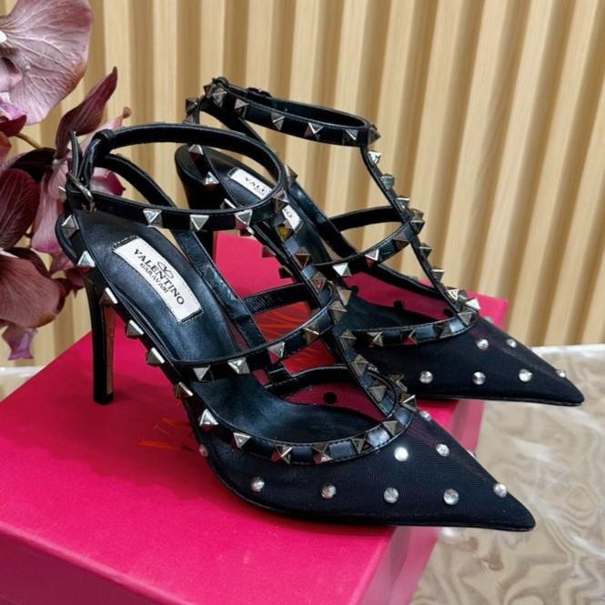 ROCKSTUD  -EFFECT PUMP WITH MATCHING STRAPS AND STUDS 95 MM BLACK CALFSKIN  AND MESH