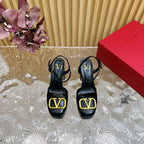 VT Signature 115mm Patent Leather Platform Pumps Black Calfskin 286473