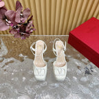 VT Signature 115mm Patent Leather Platform Pumps White Calfskin 286474