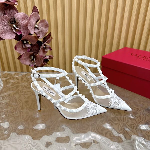 Rockstud Metallic Ankle Strap Pump 95mm White Lambskin And Lace Fabric 102093