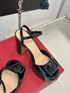 Sandal With Vlogo Signature Platform In Black Glossy Calfskin 110mm 989460