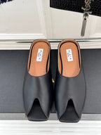 Alaia Slipper Black Calfskin 293191
