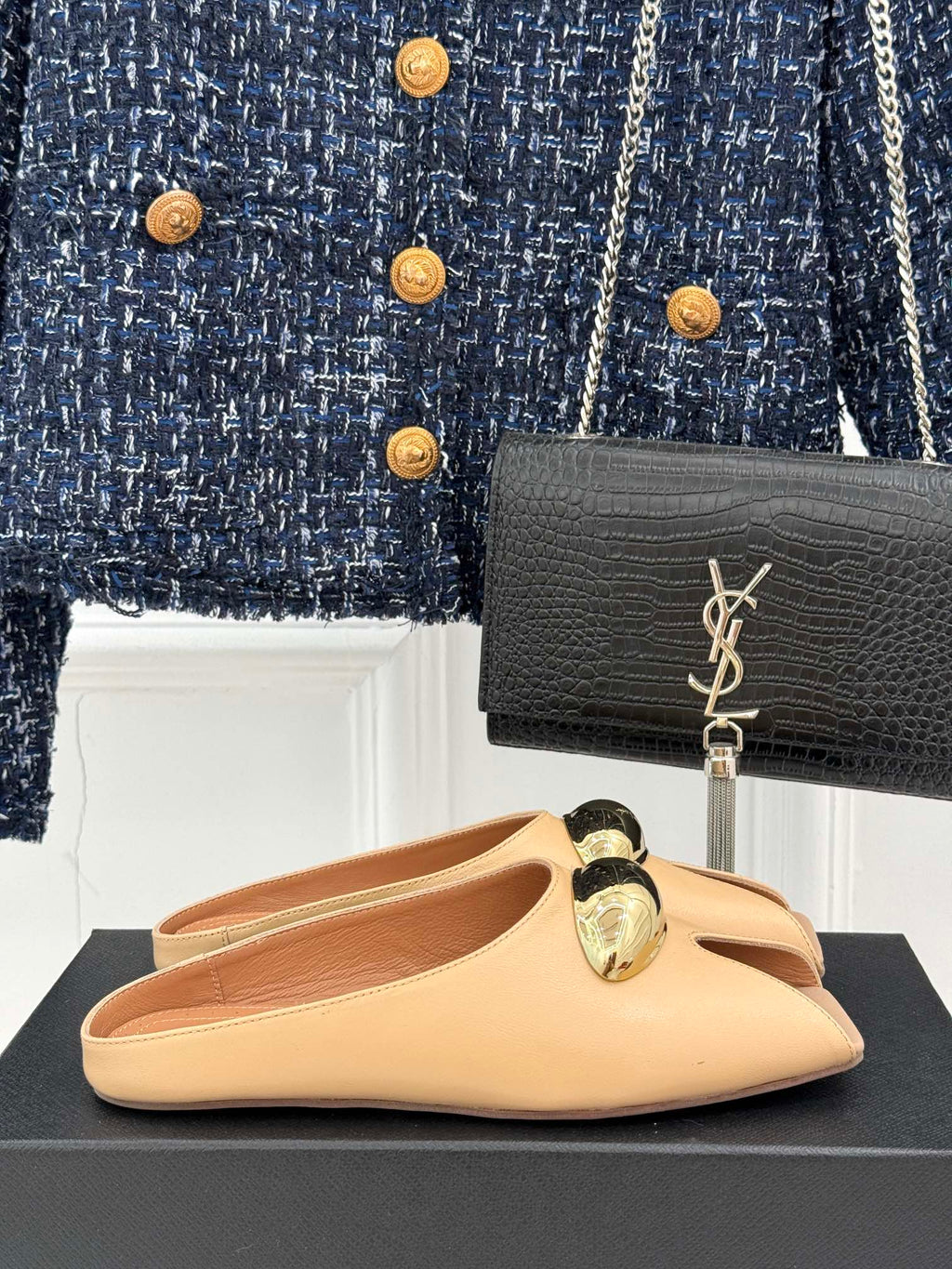 Alaia Slipper With Gold Hardware Light Apricot Calfskin 293198