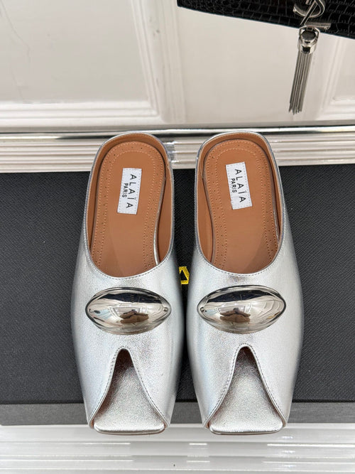Alaia Slipper With Gold Hardware Silver Calfskin 293204