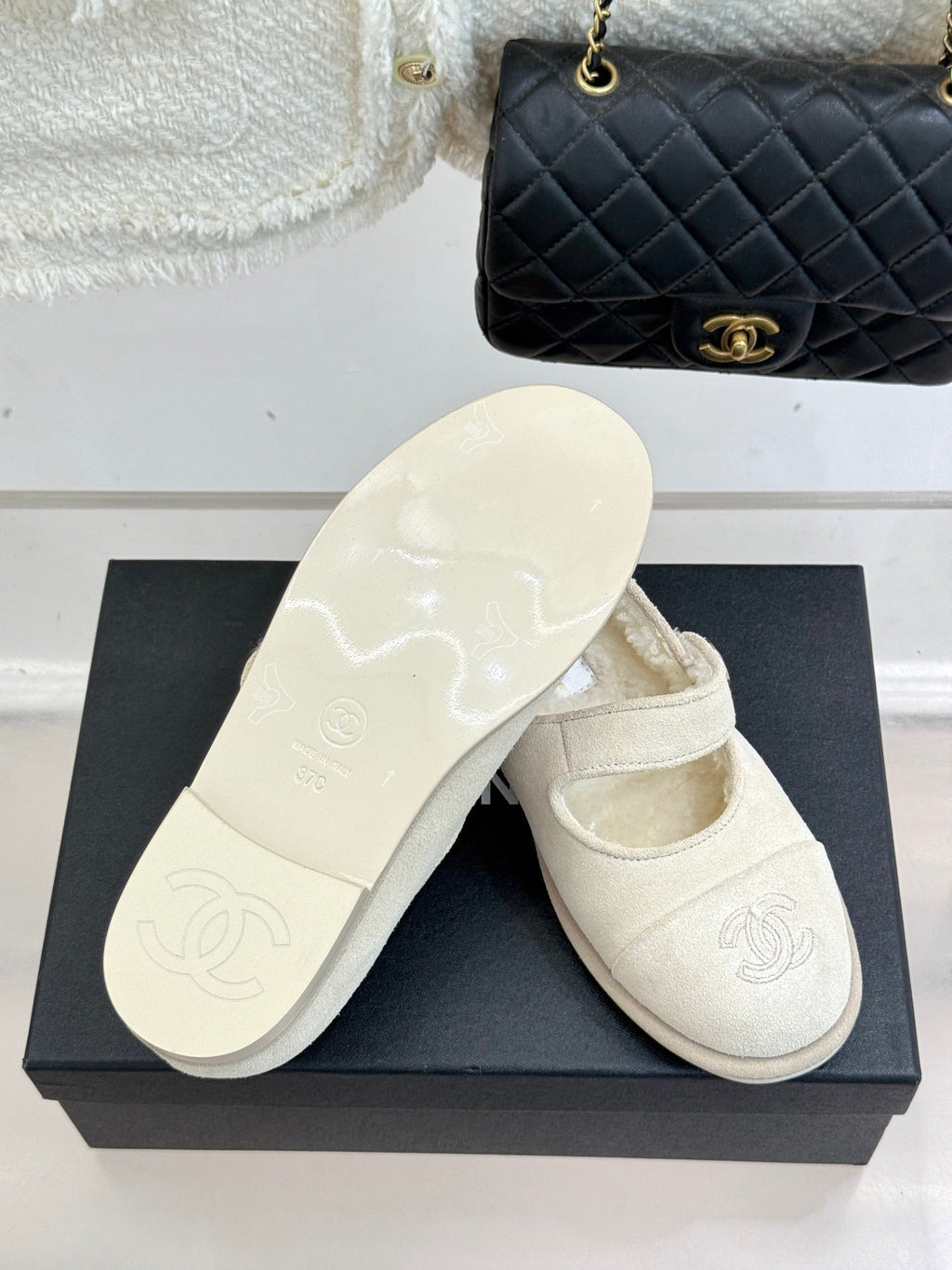 CC 25A Mary Janes Beige Suede And Lambswool 404662