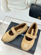 CC 25A Mary Janes Light Gold Suede And Lambswool 404664