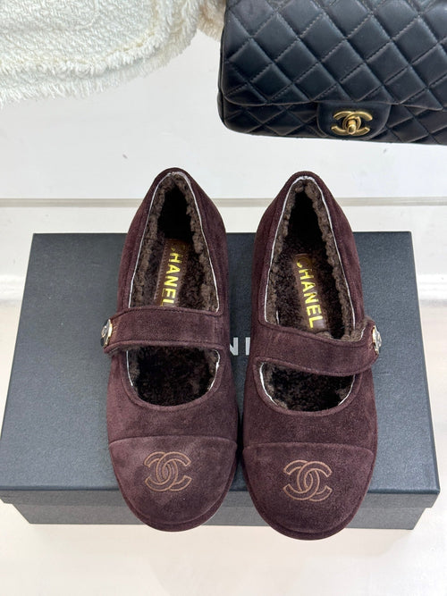 CC 25A Mary Janes Chocolate Suede And Lambswool 404665