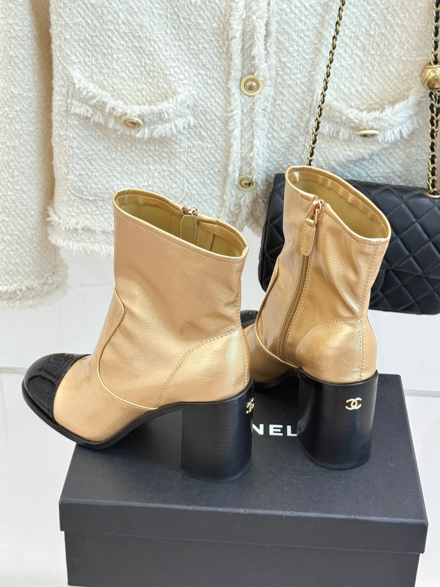 CC Classic Short Boots Block Heel 90mm Gold Metalic Calfskin 465388