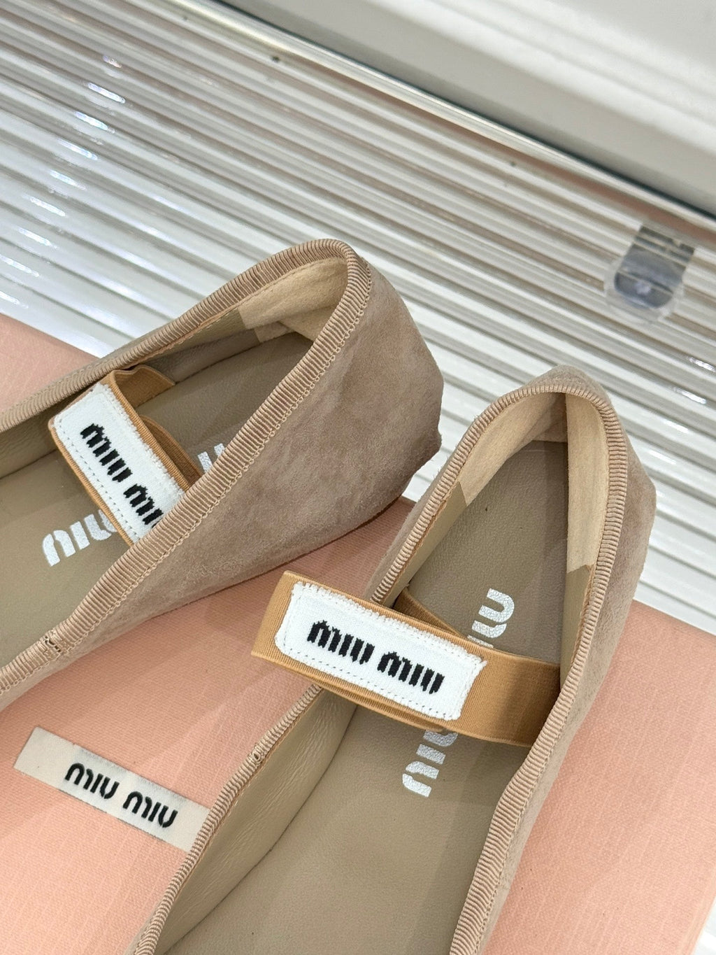 Miu Classic Bow Letter Ballet Flat Light Brown Suede 571004
