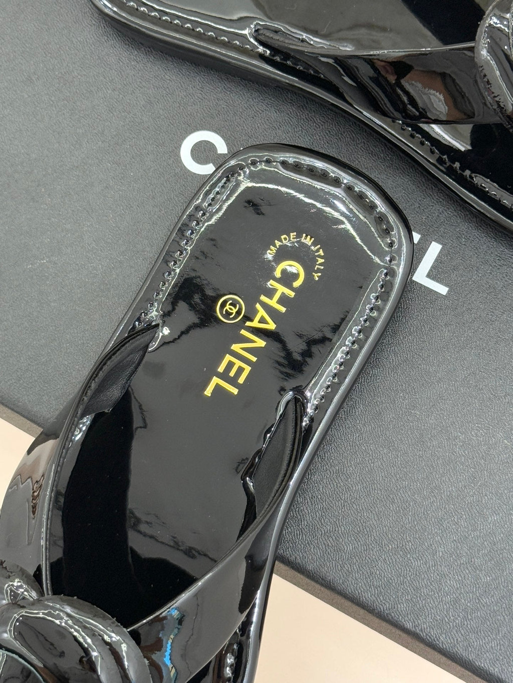 CC 26C Early Spring Camellia Slide Black Patent Leather