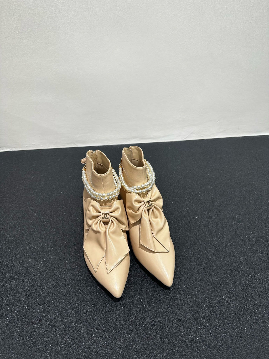 CC Ankle Boots Beige Bow Tie Cowhide