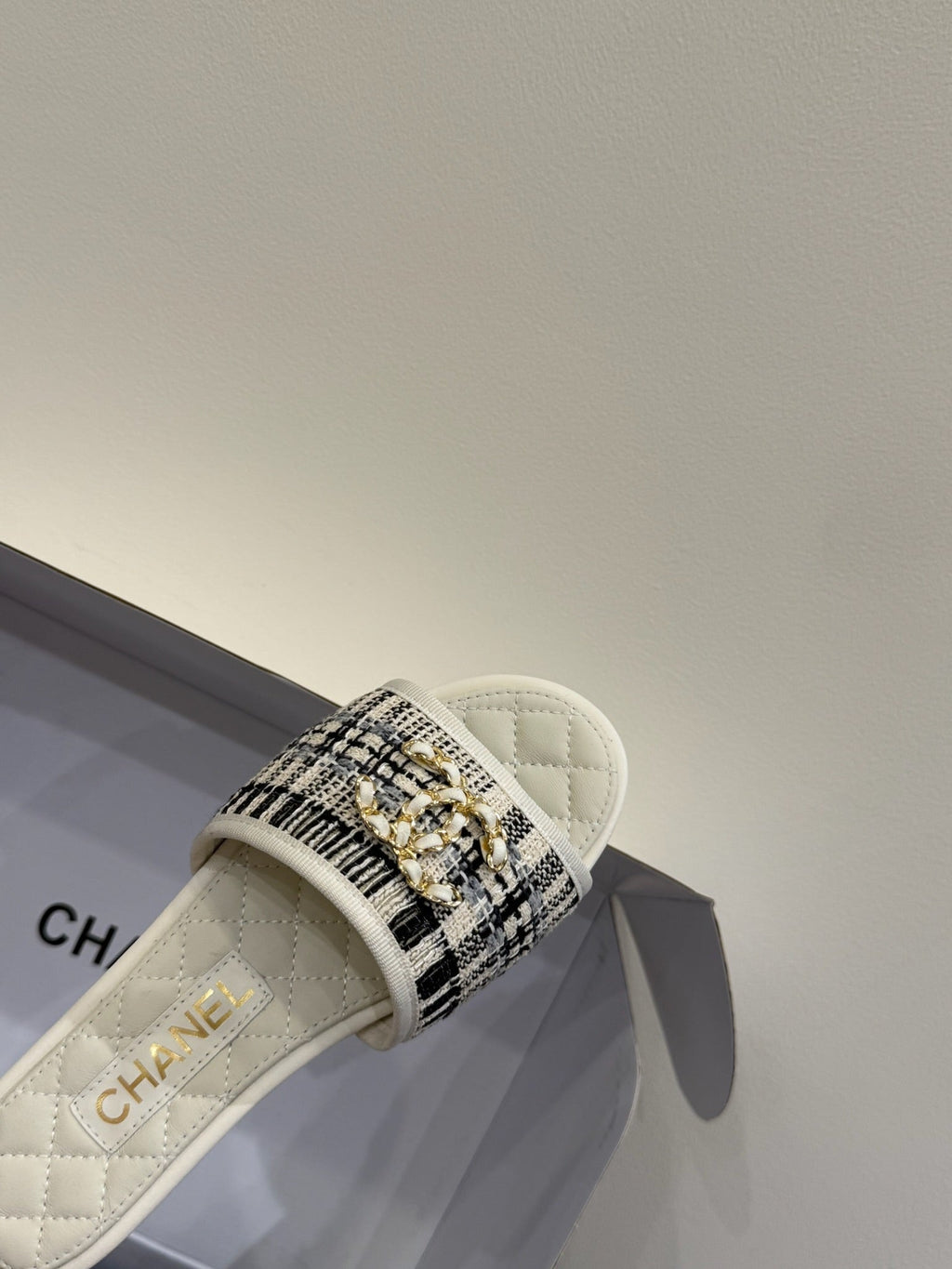 CC 25ss Chain Flat Slippers Black WhiteCowhide & Sheepskin 417563