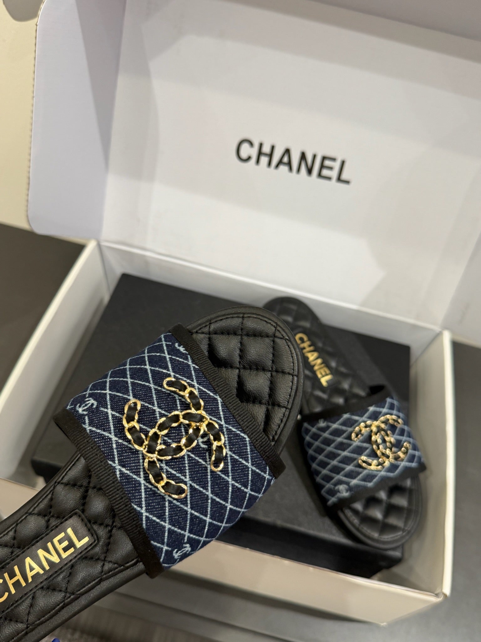 CC 25ss Chain Flat Slippers Black Blue Cowhide & Sheepskin 417564