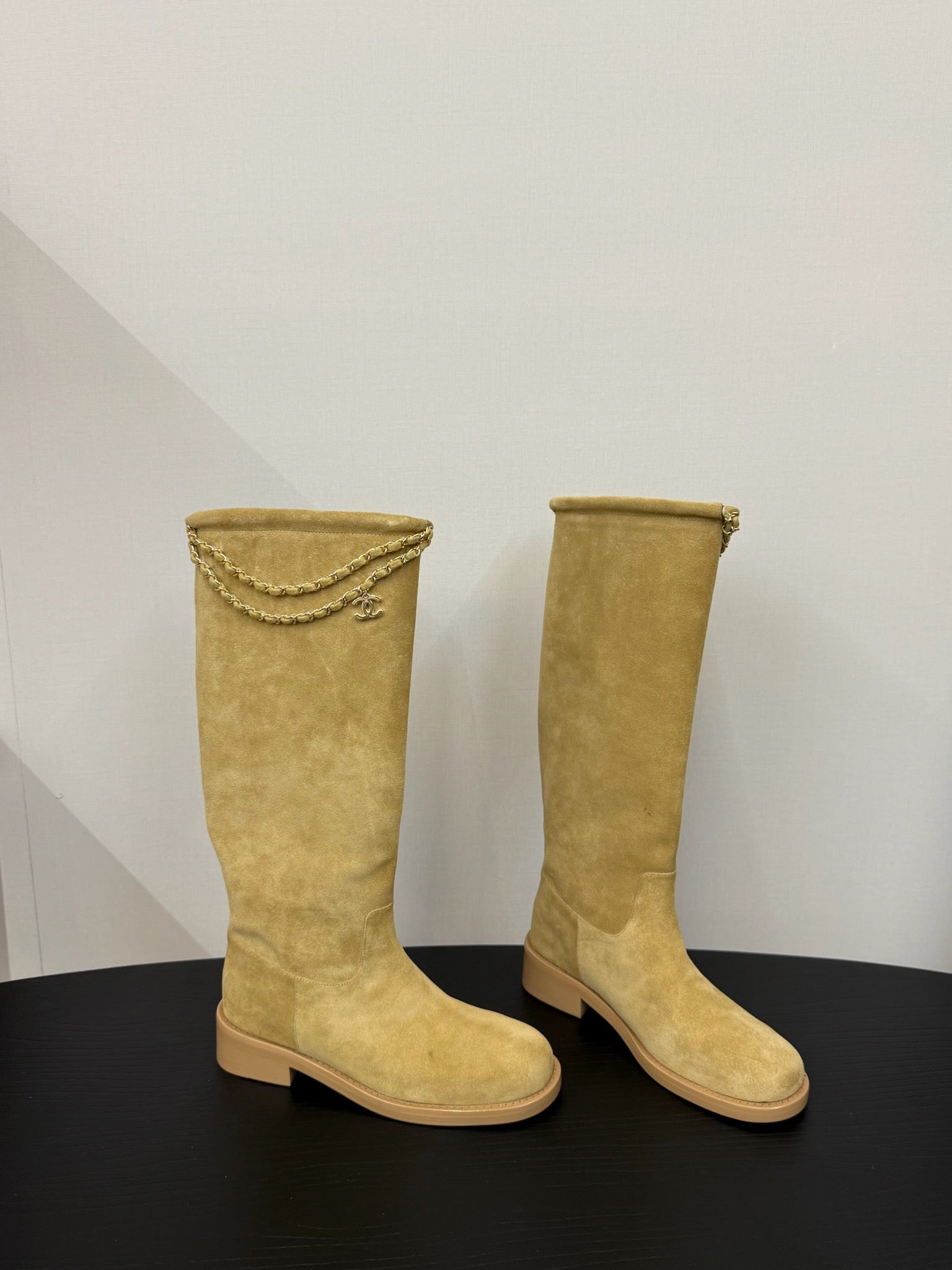 CC 25s Long Flat Chain Knight Boots Beige Cow Suede&Sheeepskin 417844