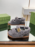 DAD SANDALS IN DARK GRAY FLEECE
