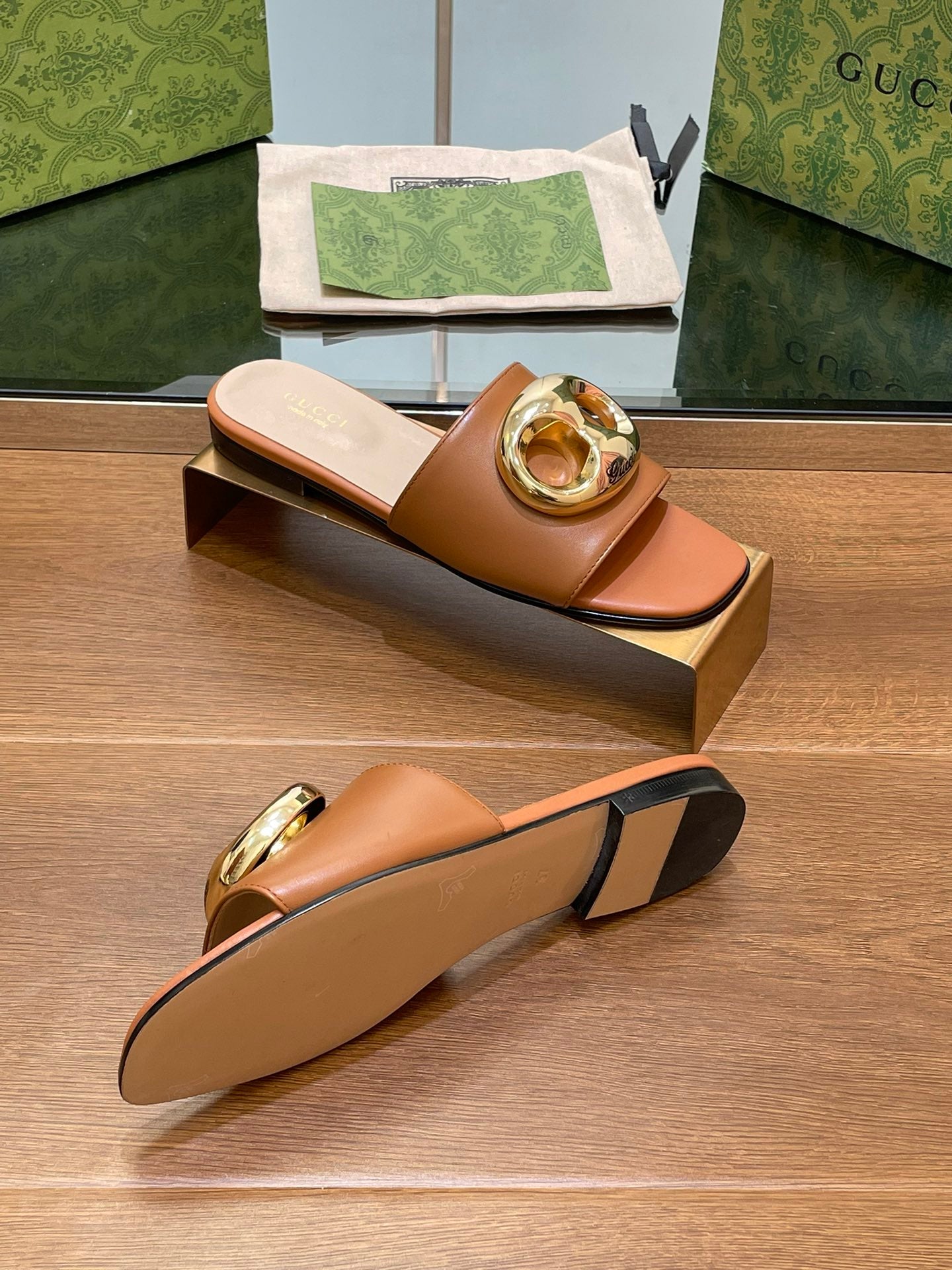FLAT MULE IN BRONE BROWN CALFSKIN