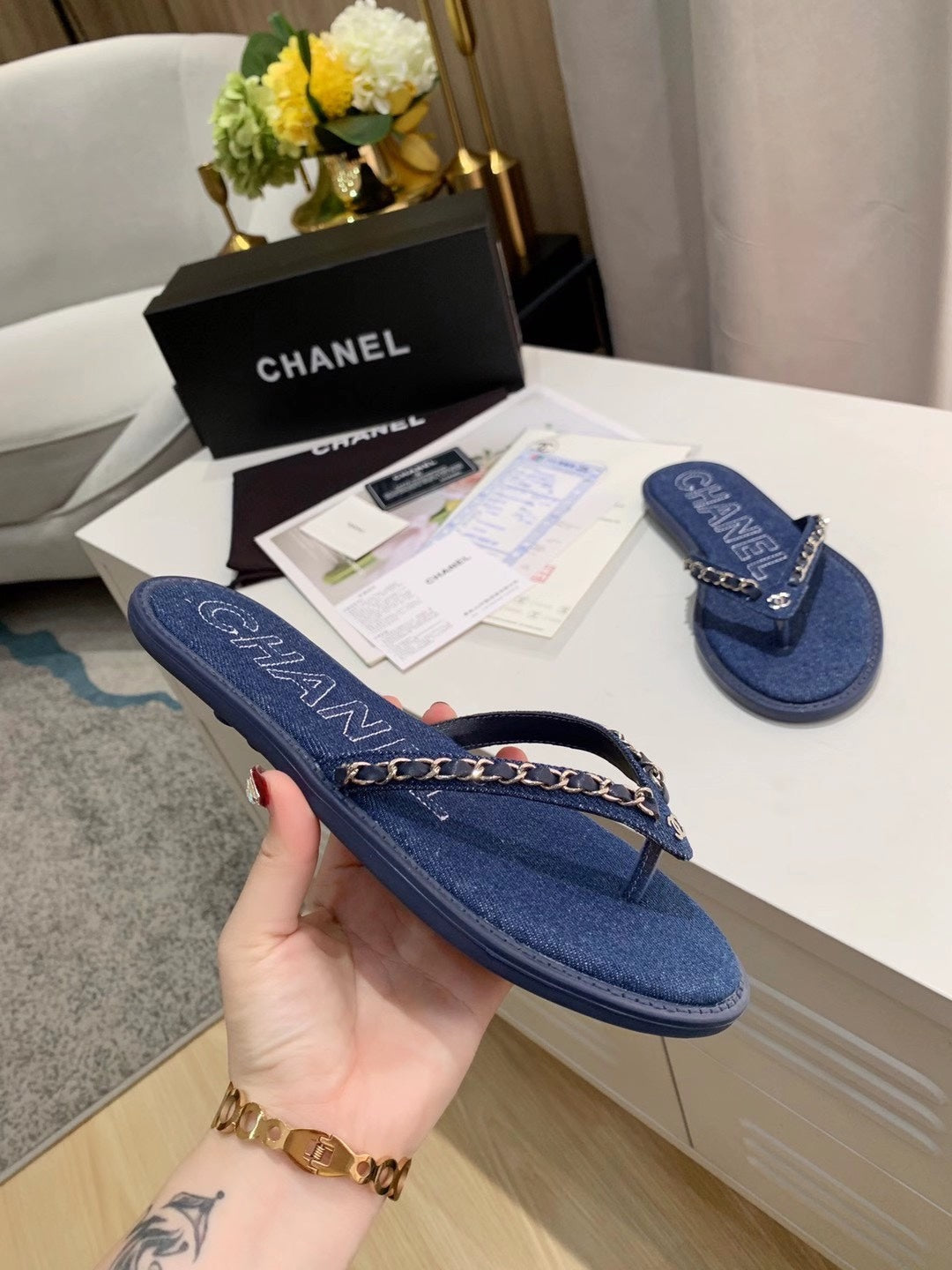 CC Chain Link Thong Flat Dark Blue Denim 696738