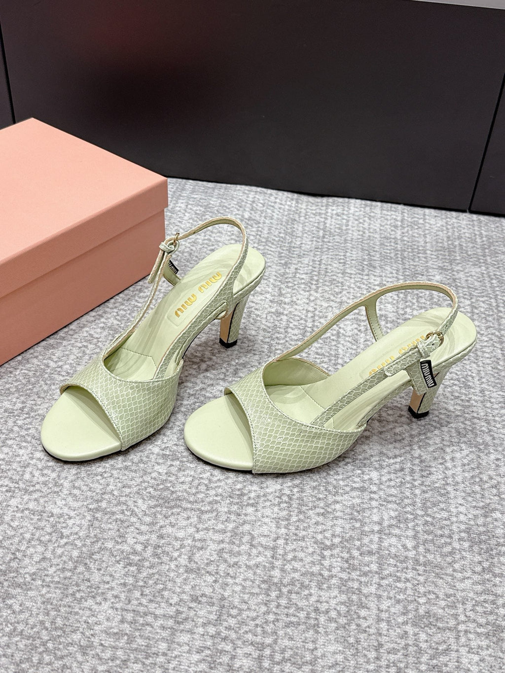 Miu 26s Heeled Sandals 8.5cm Light Green Snakeskin Texture 680492