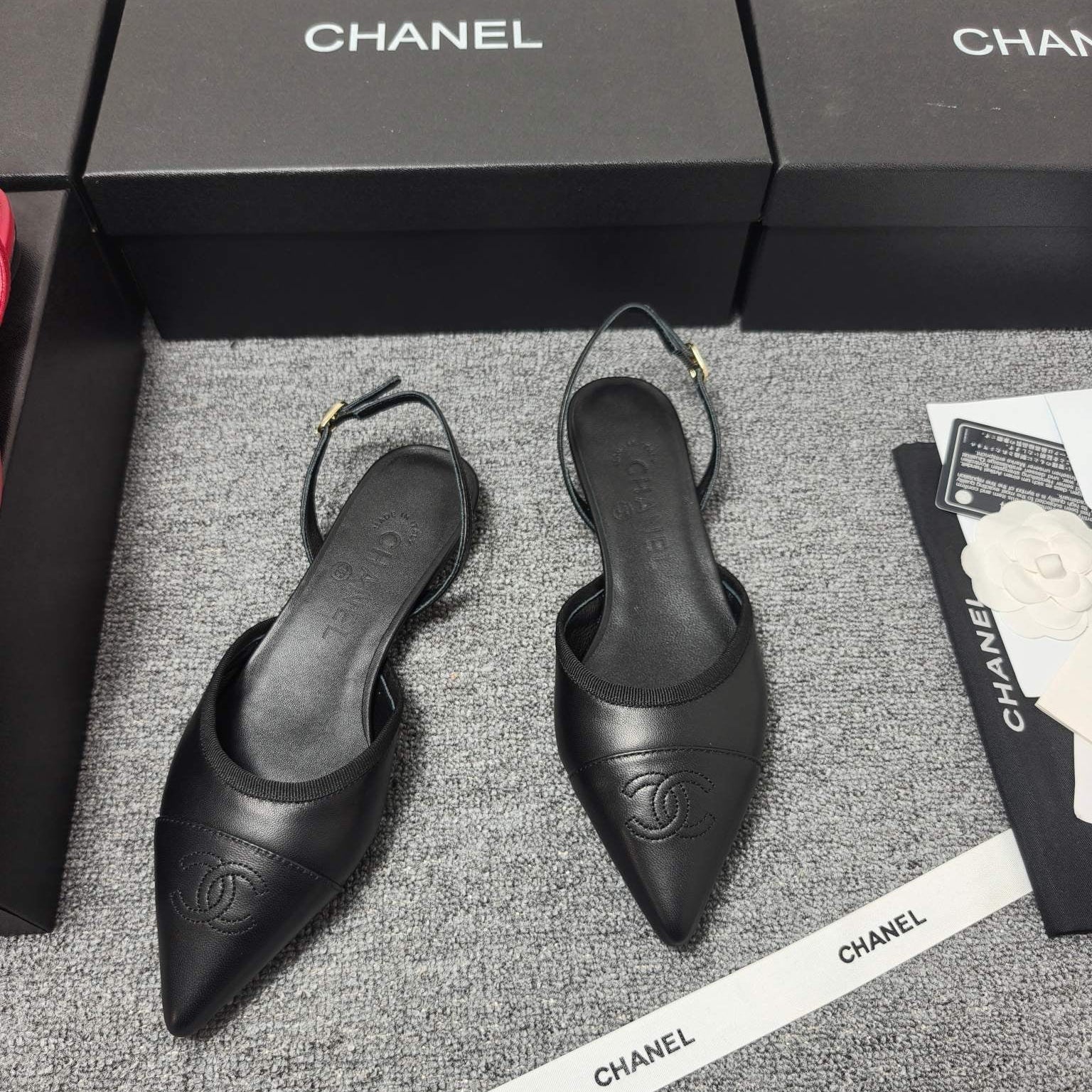 CC 26s Slingback Pointed Black Leather 681977
