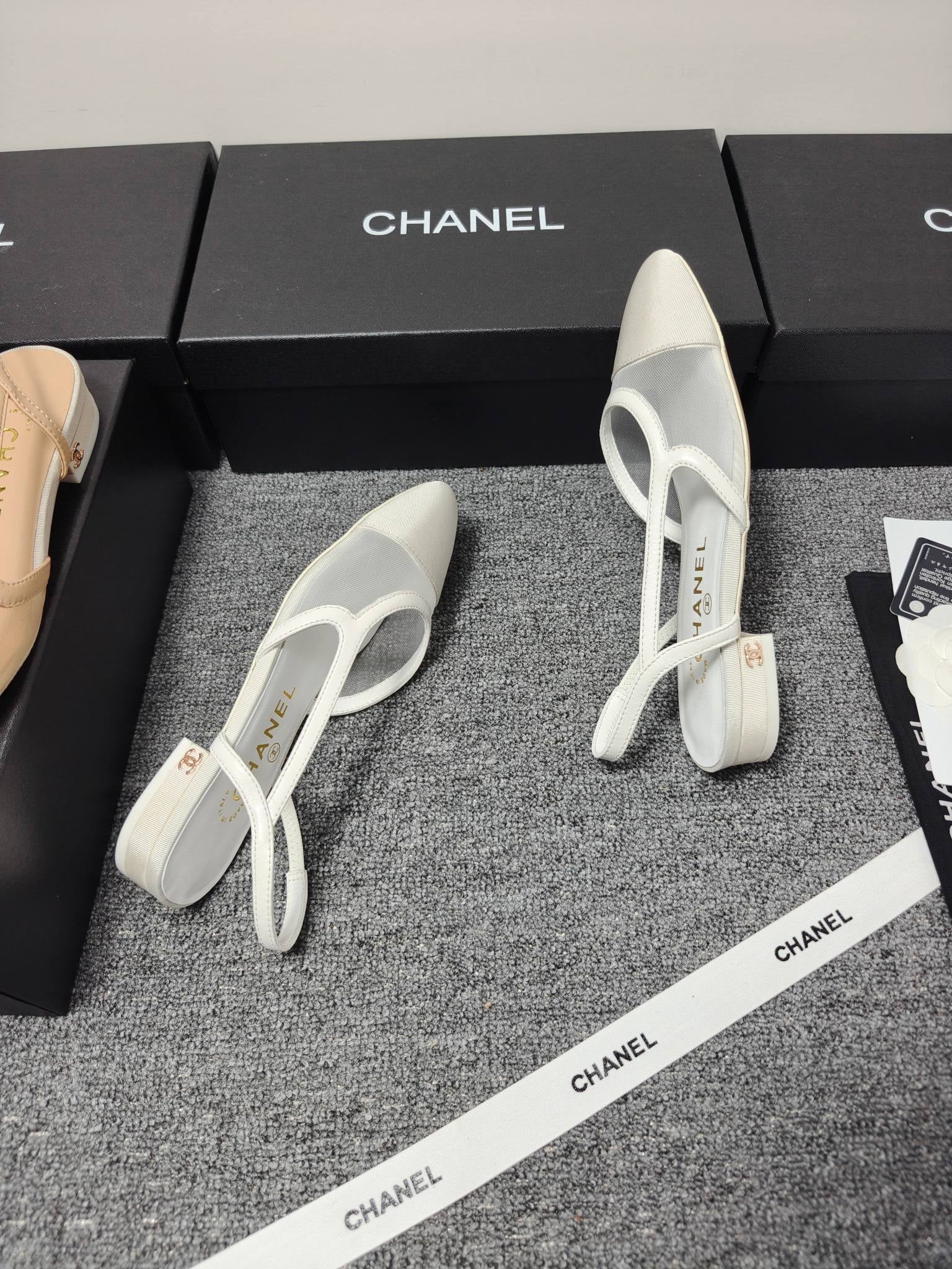CC 26s Slingback 20 White Mesh Fabric Sheepskin 682002