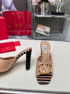 VT Vlogo High-Heeled Sandals 10.5cm Dusty Pink Patent Leather 625762