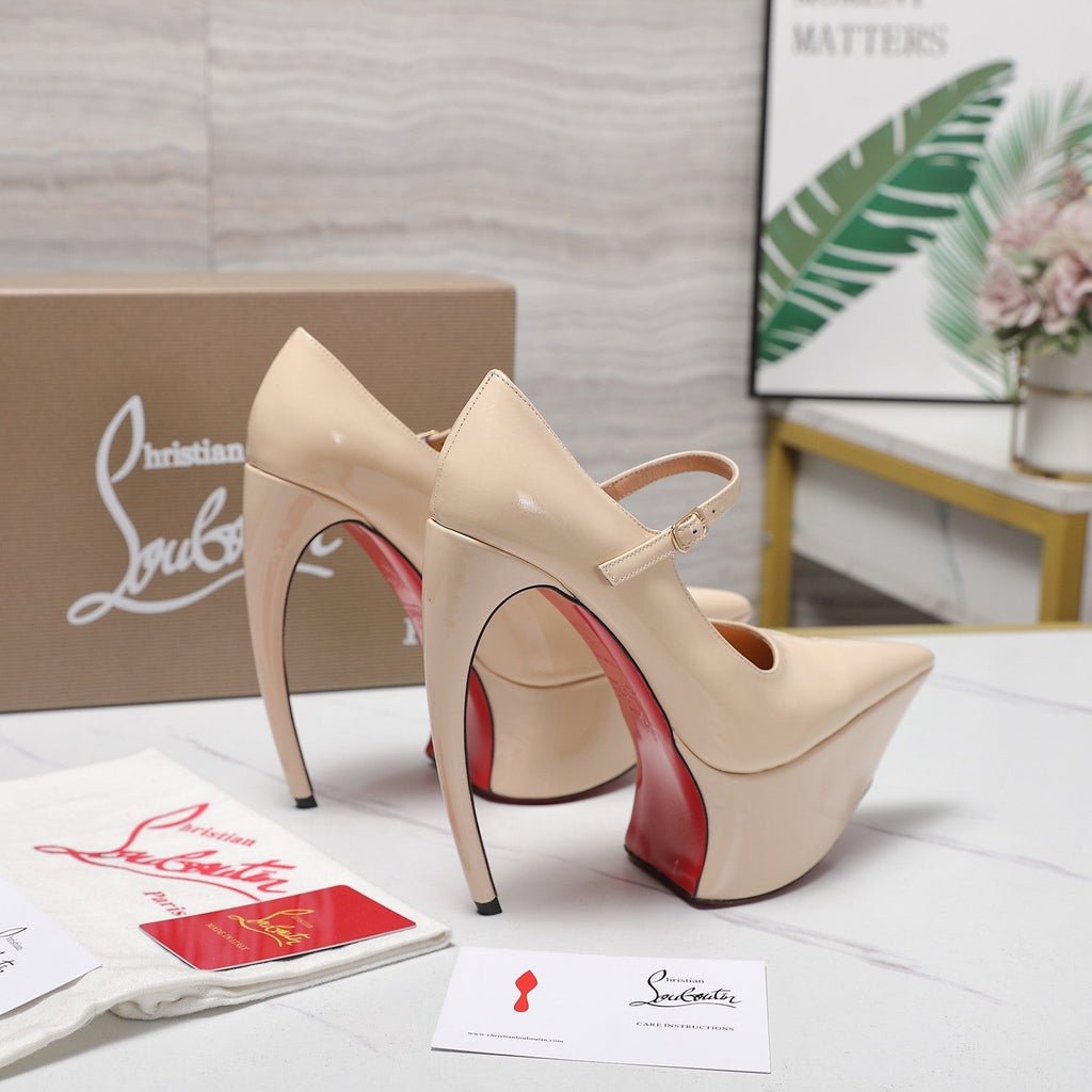 CL Matières Fécales Platform Pumps 15cm Beige Patent Leather 637884