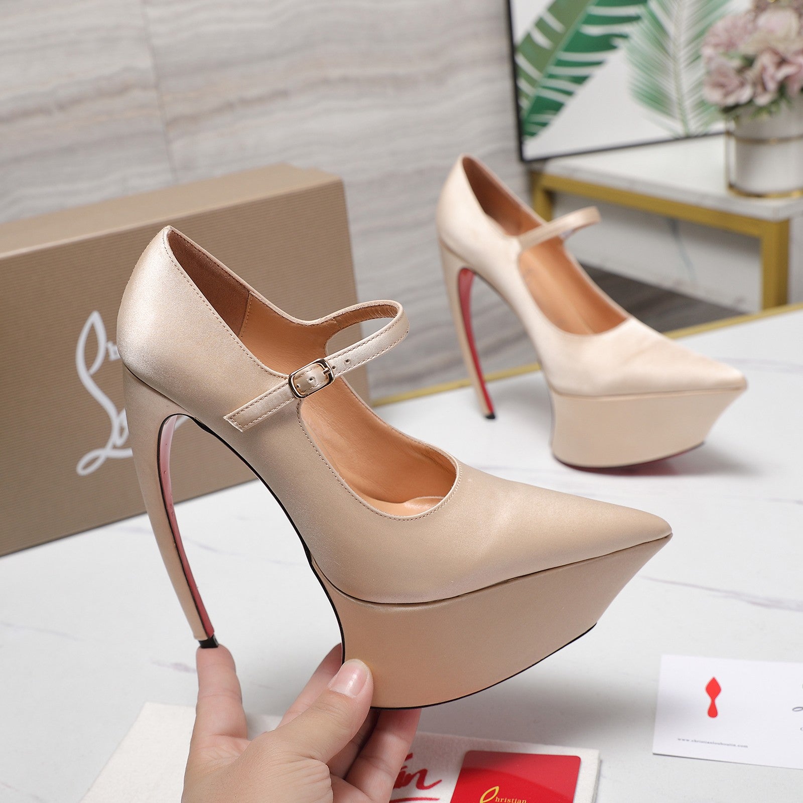 CL Matières Fécales Platform Pumps 15cm Light Beige Satin 637887