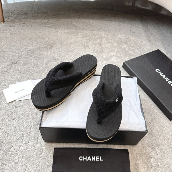 CC 25 Thong Slippers Black Woolen Cloth 311099