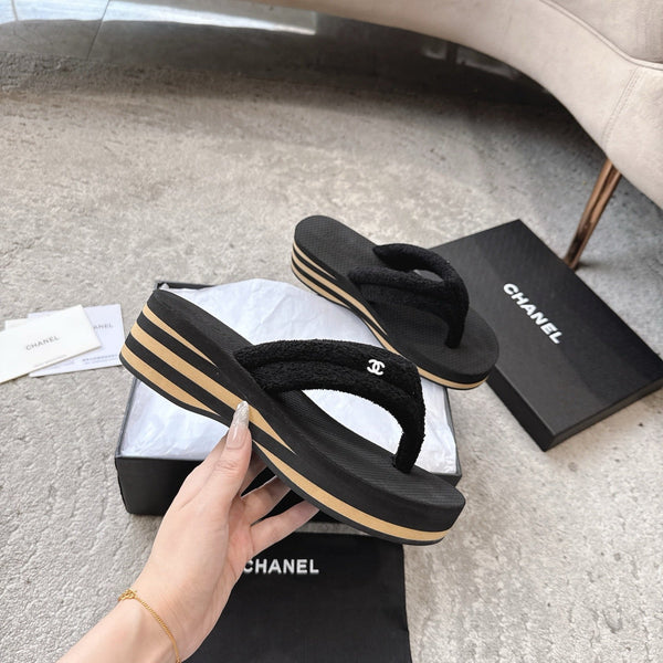 CC 25 Thong Slippers Black Woolen Cloth 311099