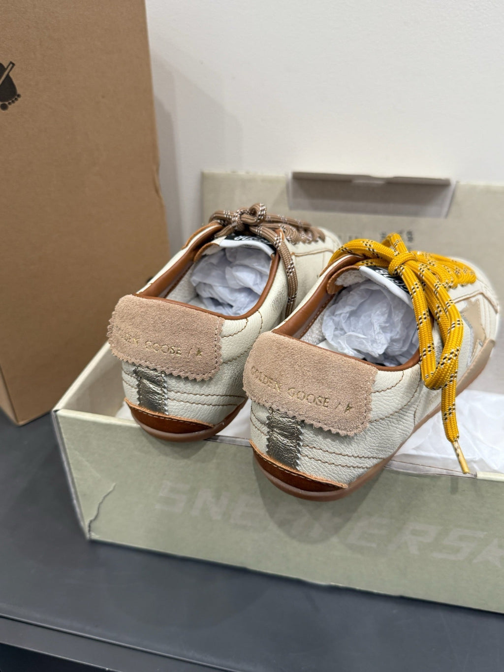 DC 25 Golden Goos Superstar Trainers Beige Cowhide & Rubber 334967