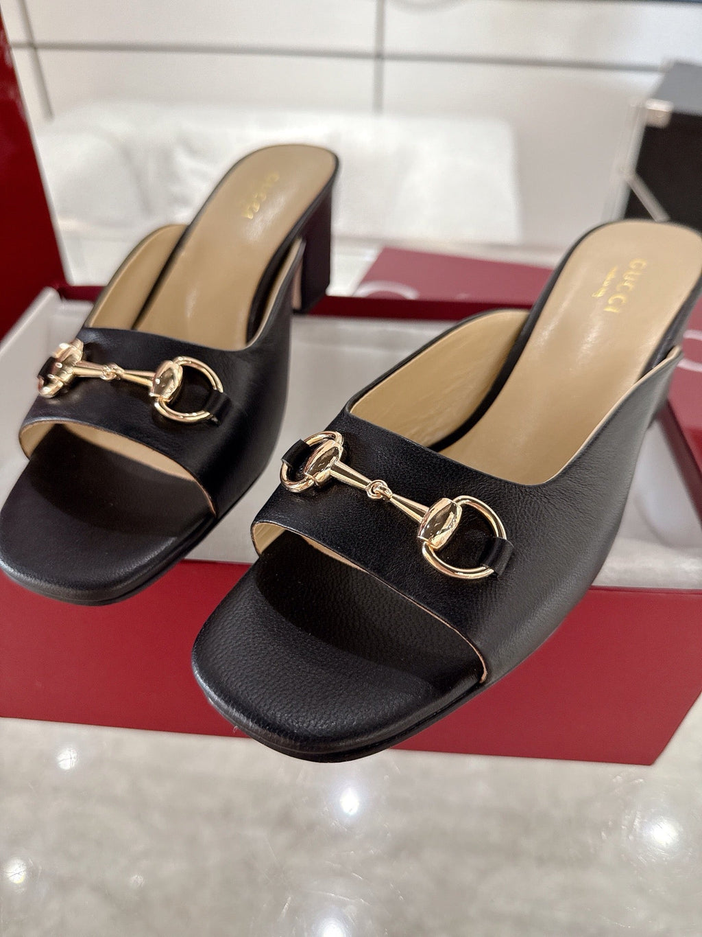 GC Horsebit Slide Black Cowhide 292404