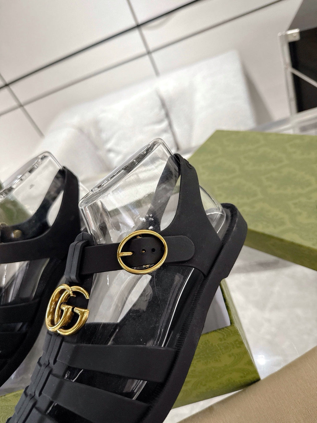 GC 25 Gold Double G Sandal Black Rubber 292430