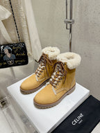 MARTIN BOOT IN PEANUT BROWN SUEDE AND WHITE FLEECE