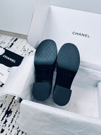 CC Moccasins 55mm In Black Glossy Lambskin With Chain 144477