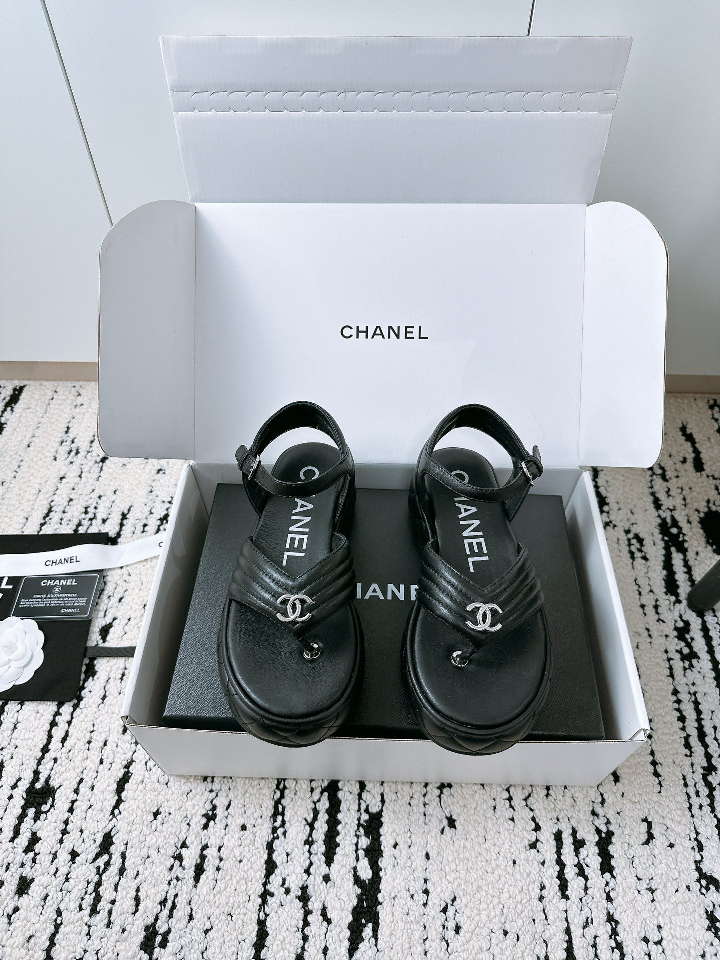 CC Sandals In Black Lambskin 144528
