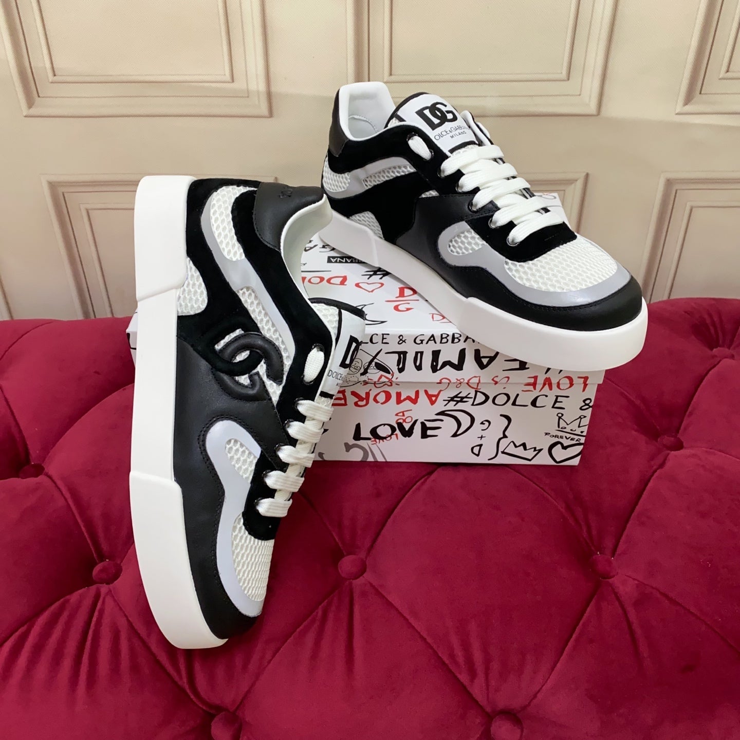 DC 25 Strobel Portofino Light Sneakers Black White Mesh & Sheepskin 271121