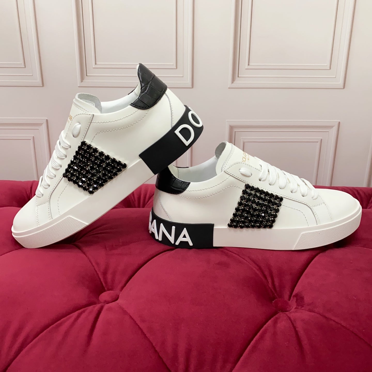 DC 25 Portofino   Sneakers Black White Cowhide & Rhinestone Silk 333876