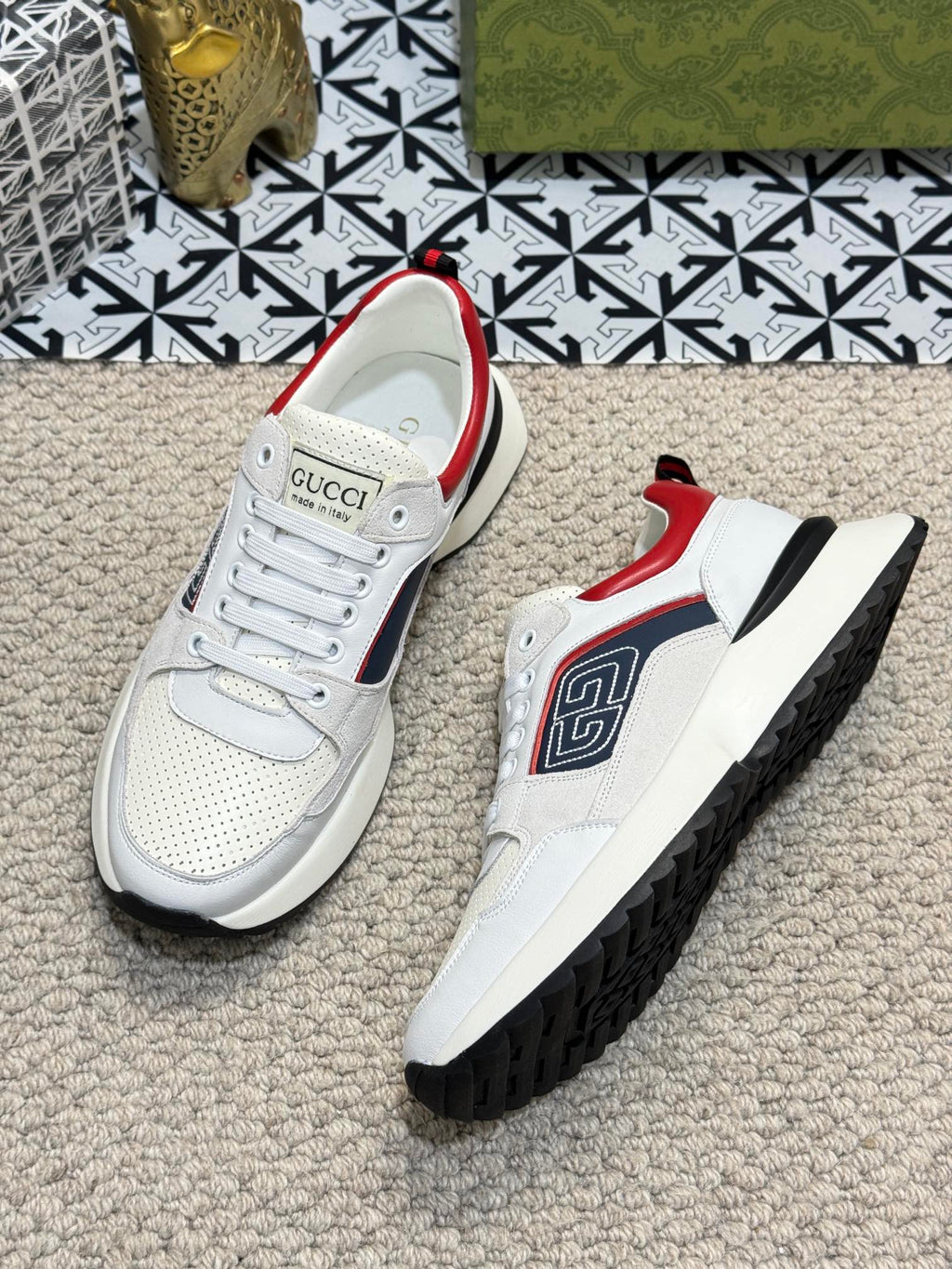 GG Men's Sneaker White Grey Sheepskin 524702